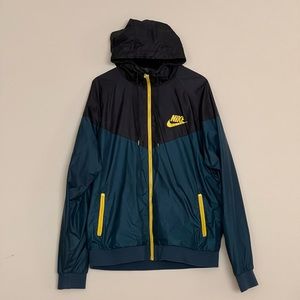 Nike Windrunner windbreaker zip up jacket - men’s L